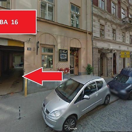 Apartments On Valova 16, On Market Square Lviv Exterior foto